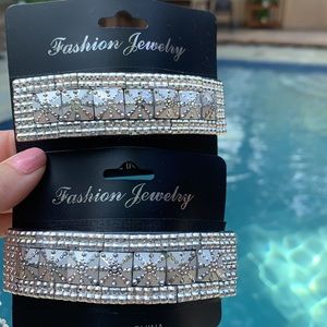 New Pair of Crystal Fashion Hair Clips